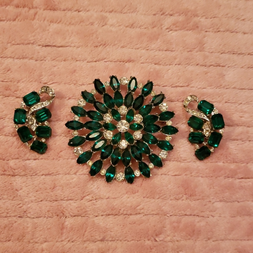 Vintage rhinestone set.
